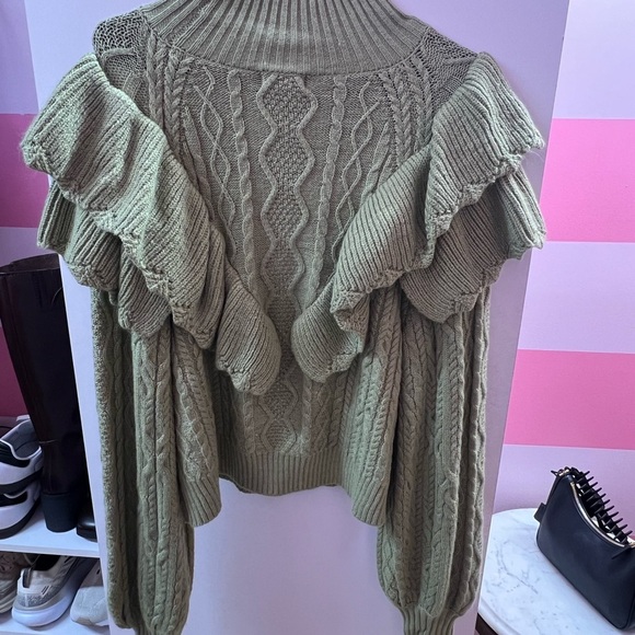 Vestique ruffle mock neck chunky cable knit green sweater festive holiday fall - Picture 5 of 5